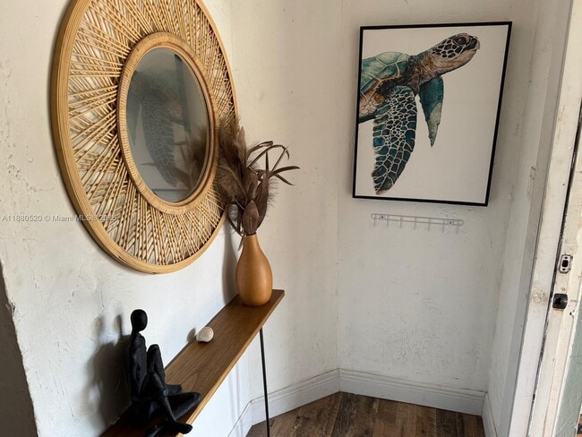 Building Photo - 1101 NE 14th Ave