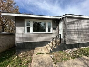 Building Photo - 304-306 W 14th St