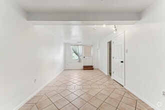Building Photo - 529 W Marshall St