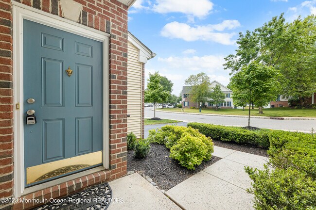 Foto del edificio - 124 Deepwater Cir