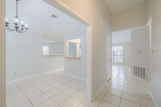 Building Photo - 21615 Park York Dr