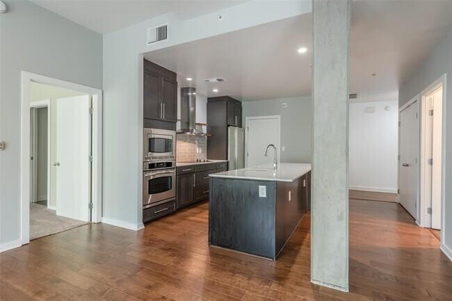 Building Photo - 1 bedroom in Dallas TX 75219