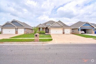 Building Photo - 18704 Big Cedar Way