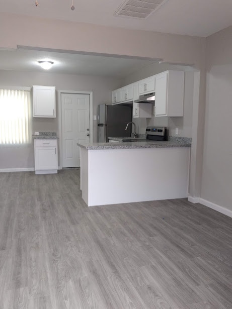 Building Photo - 528 E Pierson St. #8