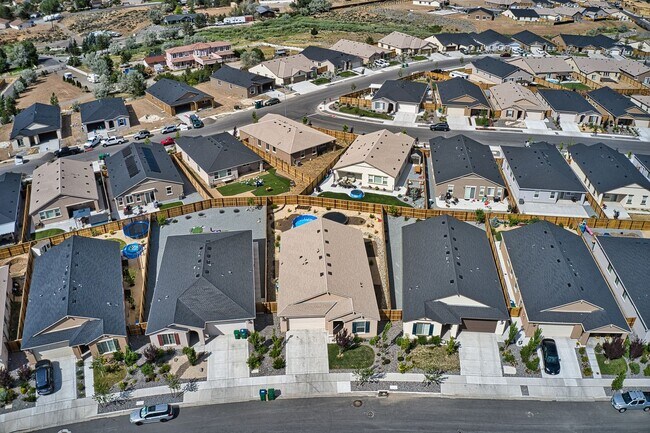 Foto del edificio - Golden Valley Rental in Newer Home
