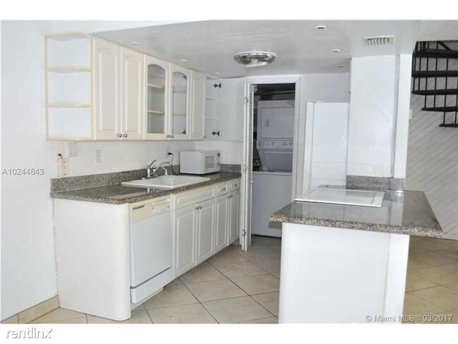 Building Photo - 2989 Bird Ave
