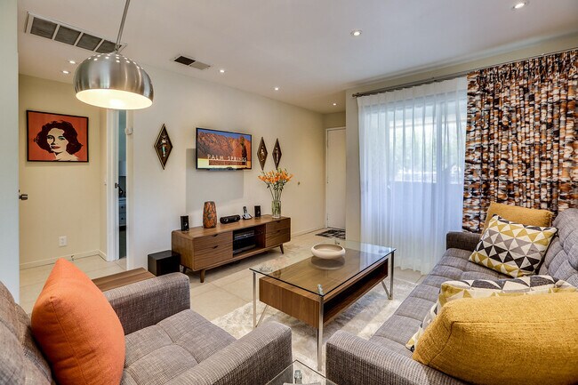 Foto del edificio - 420 N Villa Ct