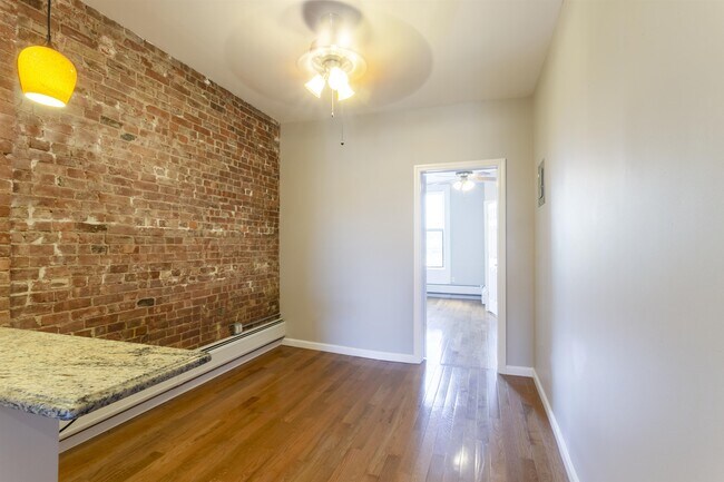 Foto del edificio - 145 Brunswick St