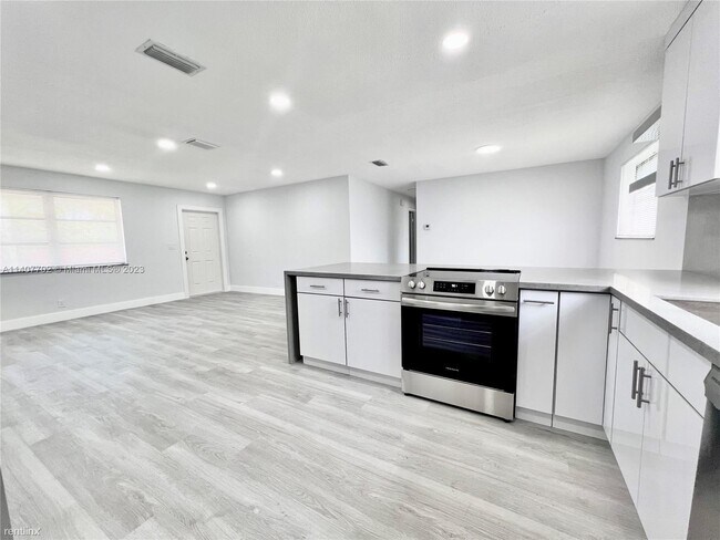 Building Photo - 2 br, 2 bath House - 427 N 24th Ave # 2B