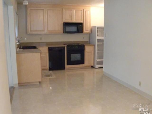 Building Photo - 207 Clark Dr