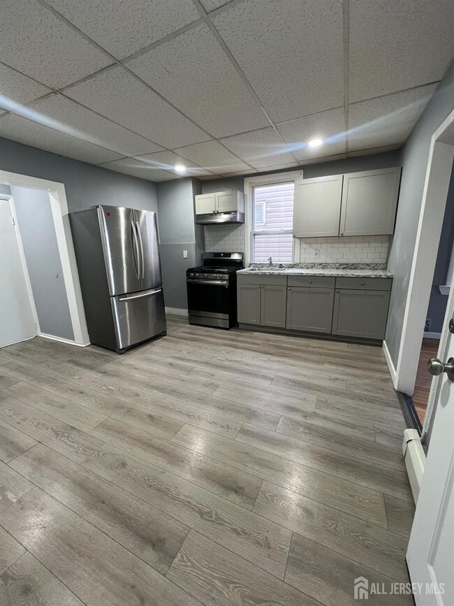 Building Photo - 387 Market St