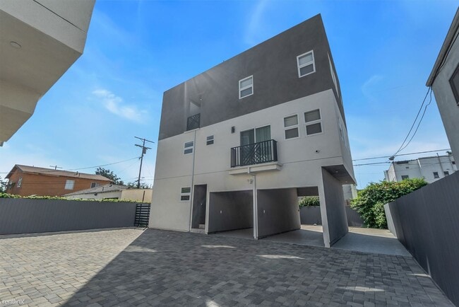 Building Photo - 3 br, 3.5 bath House - 4630 Saint Elmo Dri...