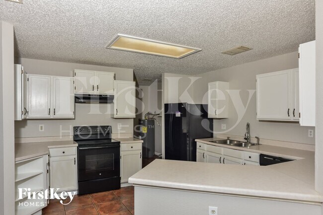 Foto del edificio - 13391 Greenstone