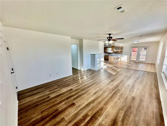 Building Photo - 1242 SW Elm Tree Rd