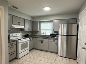 Building Photo - 10405 N Jasmine Ave