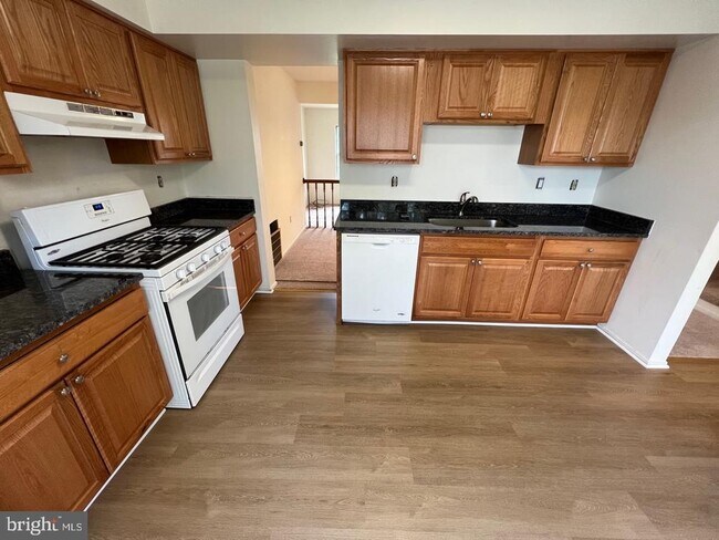Foto del edificio - 7520 Indian Hills Dr