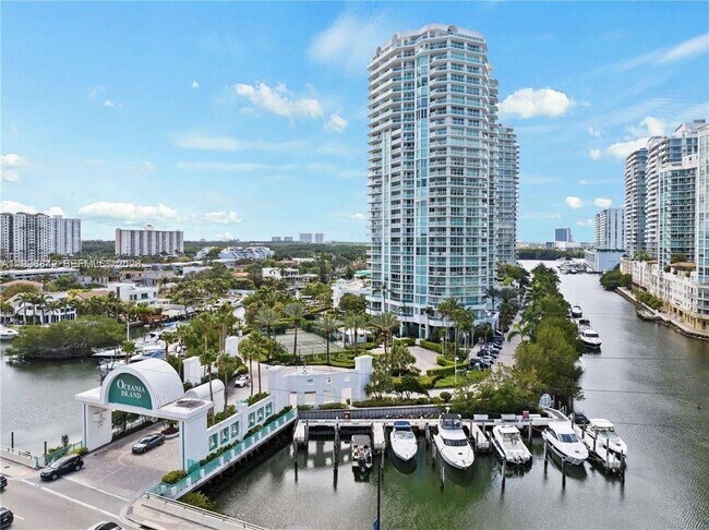 Foto del edificio - 16400 Collins Ave