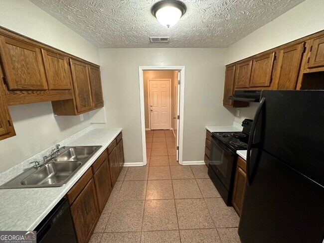 Building Photo - 115 Pine Terrace