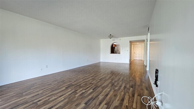 Building Photo - 16171 Blatt Blvd