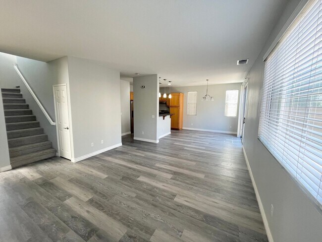 Foto del edificio - Beautiful 3 bedroom 2.5 bathroom home is M...