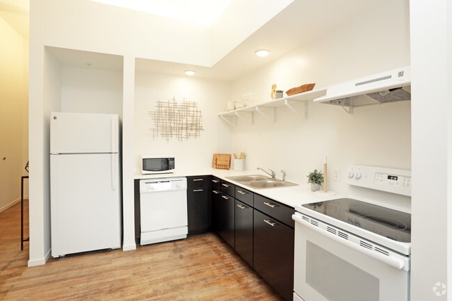 Kitchen - Fort Des Moines