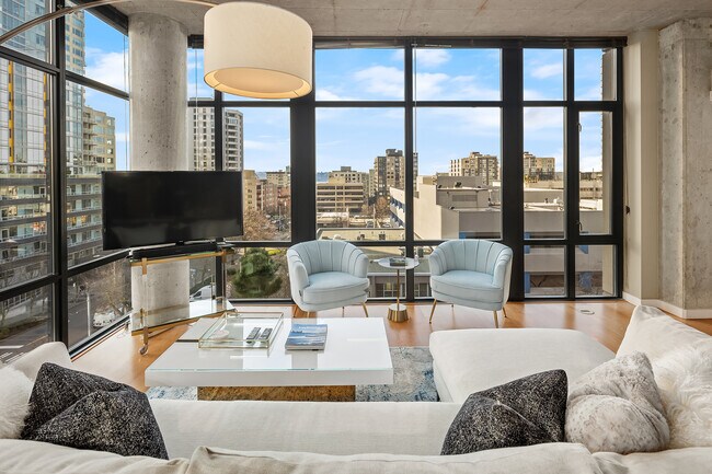 Foto del edificio - 2720 3rd Ave