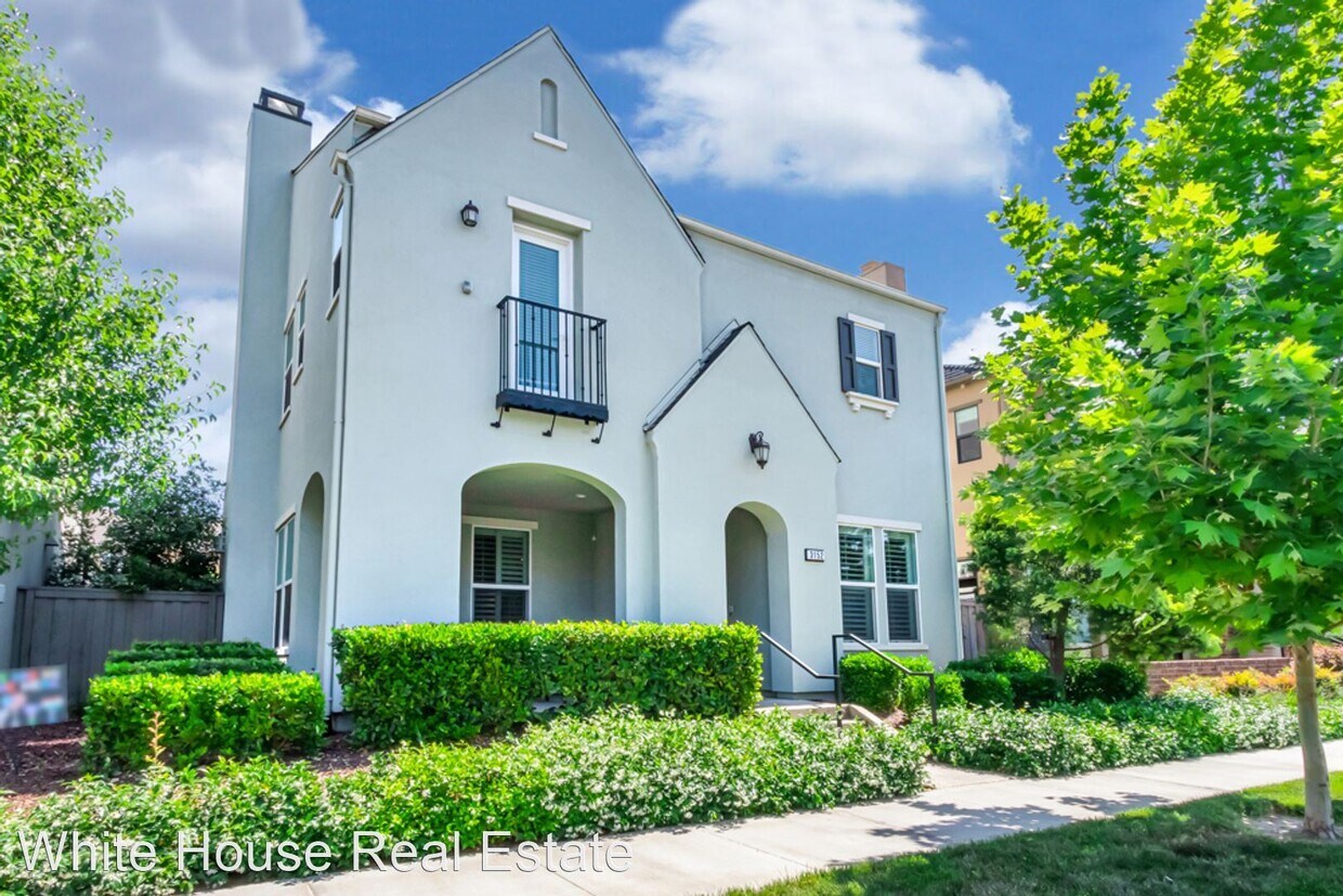 Primary Photo - 3 br, 3.5 bath House - 3152 Mckinley Villa...