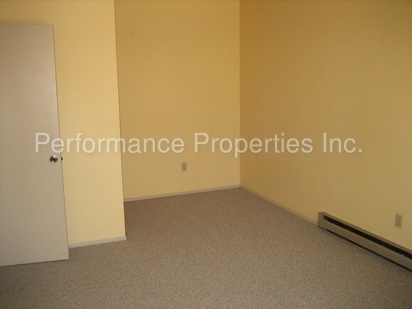Building Photo - 1626 SE Alder St