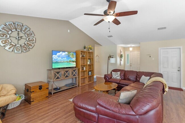 Foto del edificio - 39 Chestnut Ln