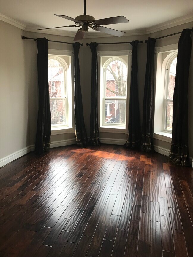 Building Photo - 1037 Garvin Pl