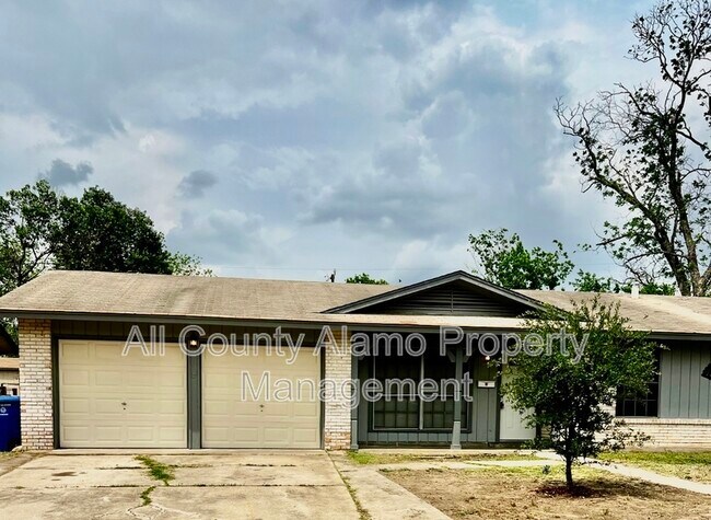 Foto del edificio - 4923 Creekmoor Dr