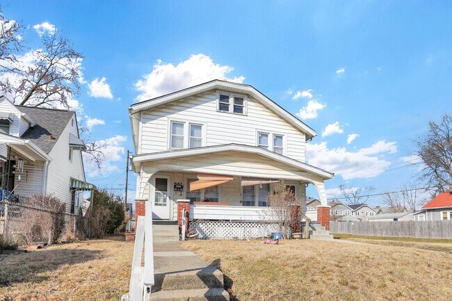 Building Photo - 659-661 S Warren Ave