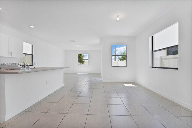 Foto del edificio - 11036 W 35th Way