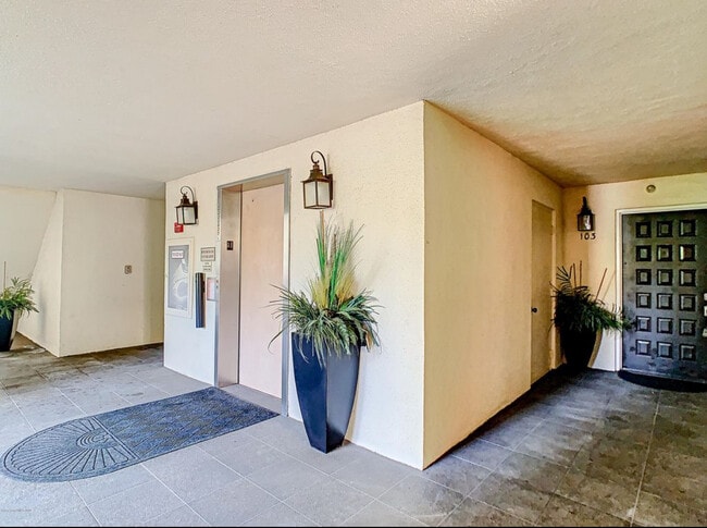 Building Photo - 206 Quayside Cir