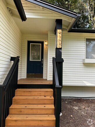 Building Photo - 4100 Songbird Ln NW