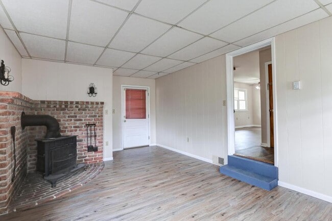 Building Photo - 923 Thornton Dr