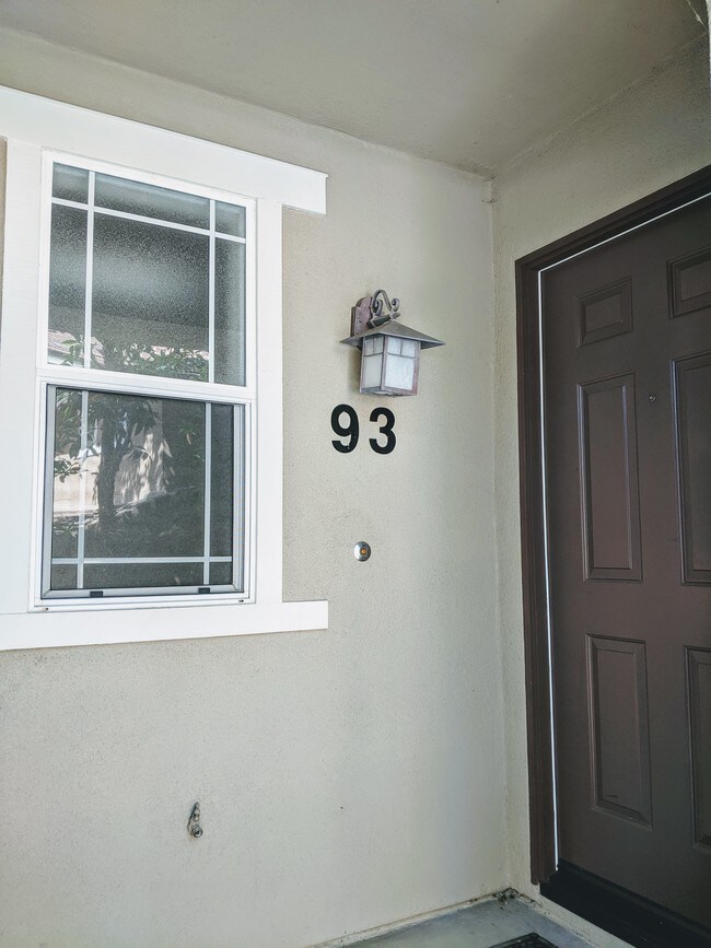 Building Photo - 93 Chadron Cir