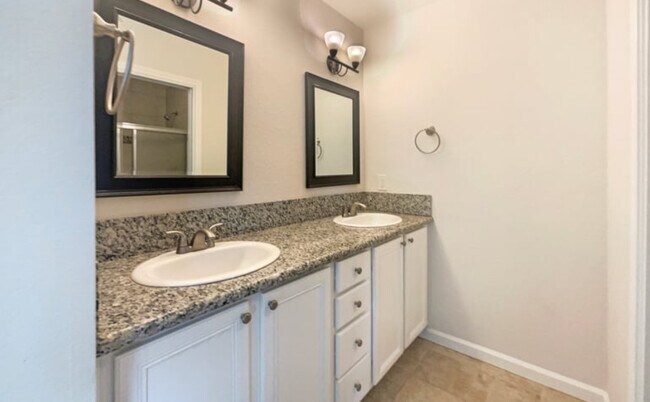 Foto del edificio - 5340 Euler Way