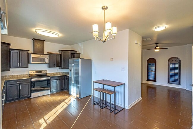 Foto del edificio - 10706 International Blvd