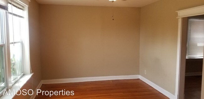 Building Photo - 907-909 S Sarah St