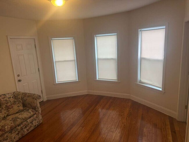 Foto del edificio - 293 School St