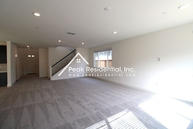 Building Photo - 4 br, 3 bath House - 5906 Rosalee Street