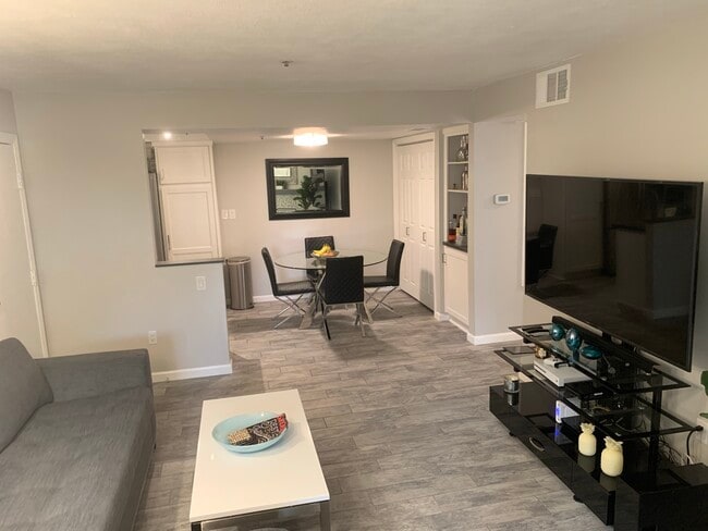 Building Photo - 122 Mangano Cir