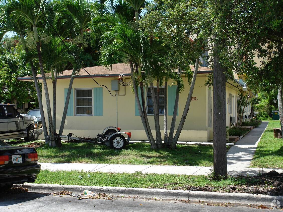 Building Photo - 962 NW 5th St