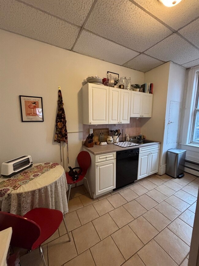 Building Photo - 217 10th St