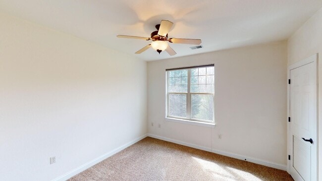 Interior Photo - Delafield Lakes Apartments