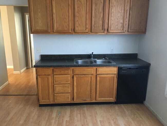 Building Photo - 105 E Texas Ave