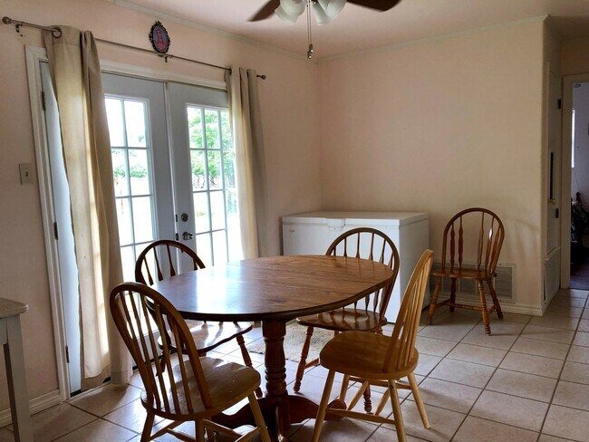 Foto del edificio - 3 Bedroom/2 Bath Indian Waters Subdivision