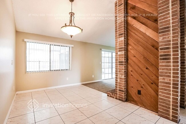 Building Photo - 930 Waverly Dr