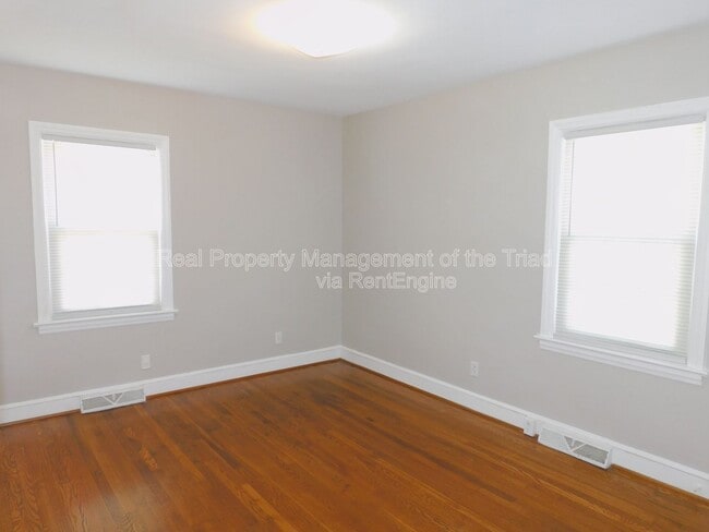 Building Photo - 2644 Walker Ave